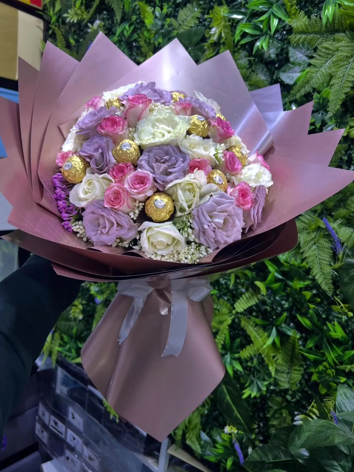 Bouquet pastel et Ferrero Rocher