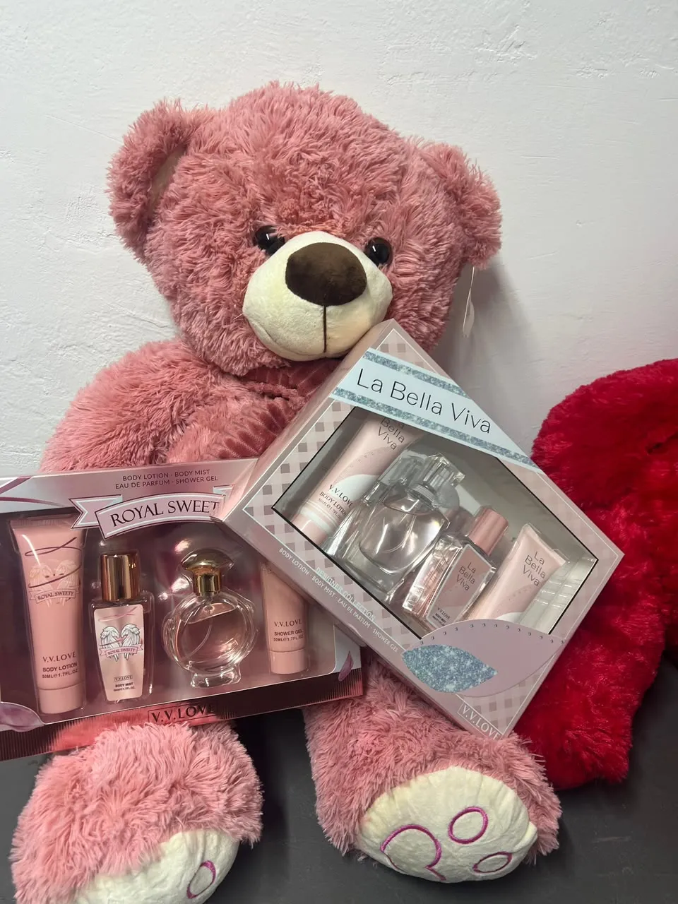 Peluche et coffret beauté